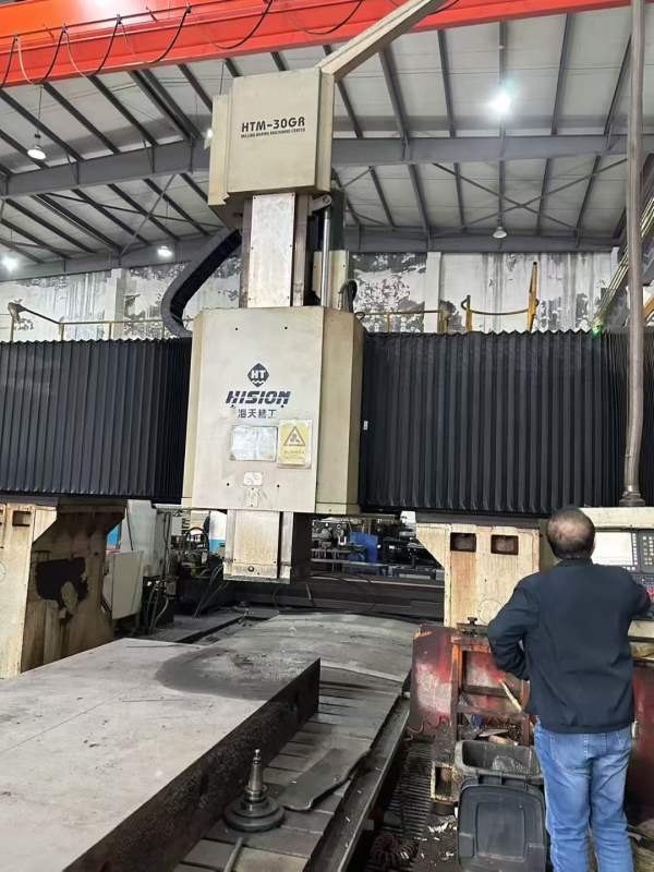 刚刚买下重型海天4033龙门加工中心工作台4X2.5门宽3.3.