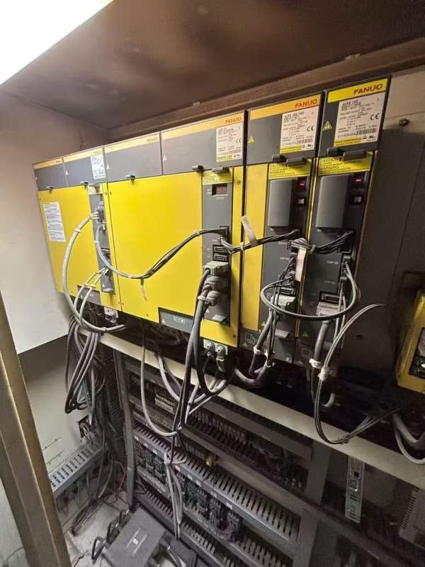 刚刚买下重型海天4033龙门加工中心工作台4X2.5门宽3.3.