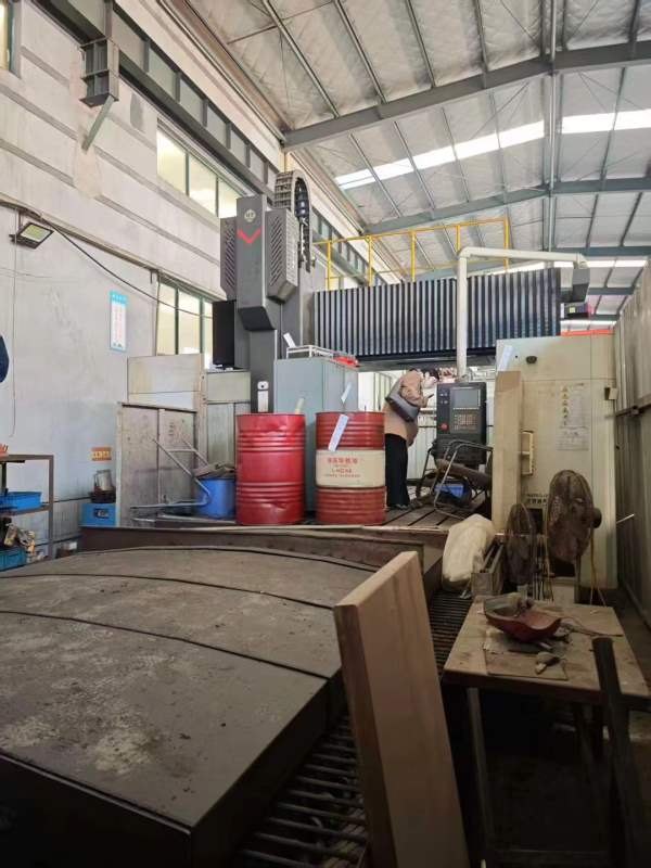 在位出售海天4028数控龙门加工中心一台、工作台4/2.5.