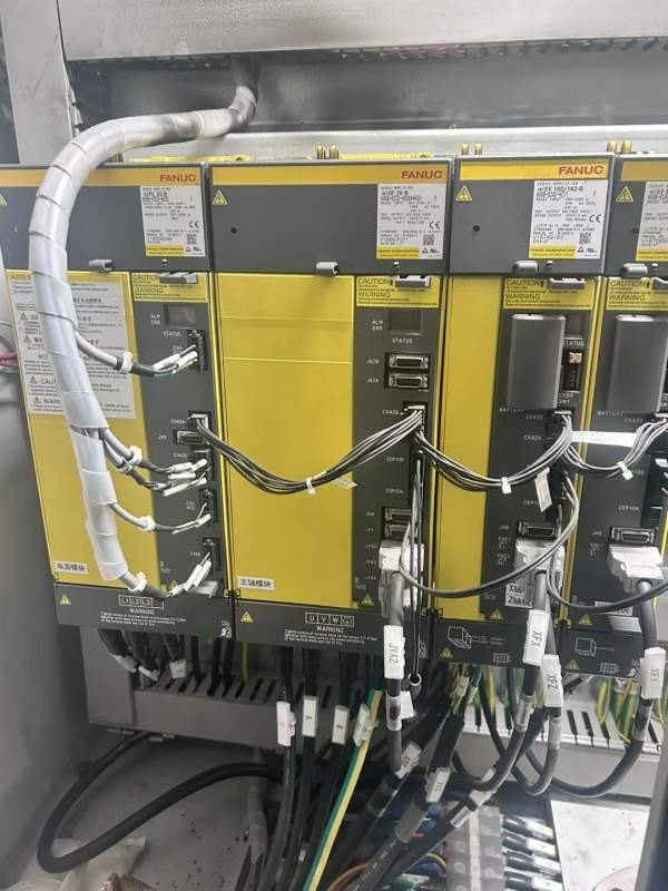 在位出售海天4028数控龙门加工中心一台、工作台4/2.5.