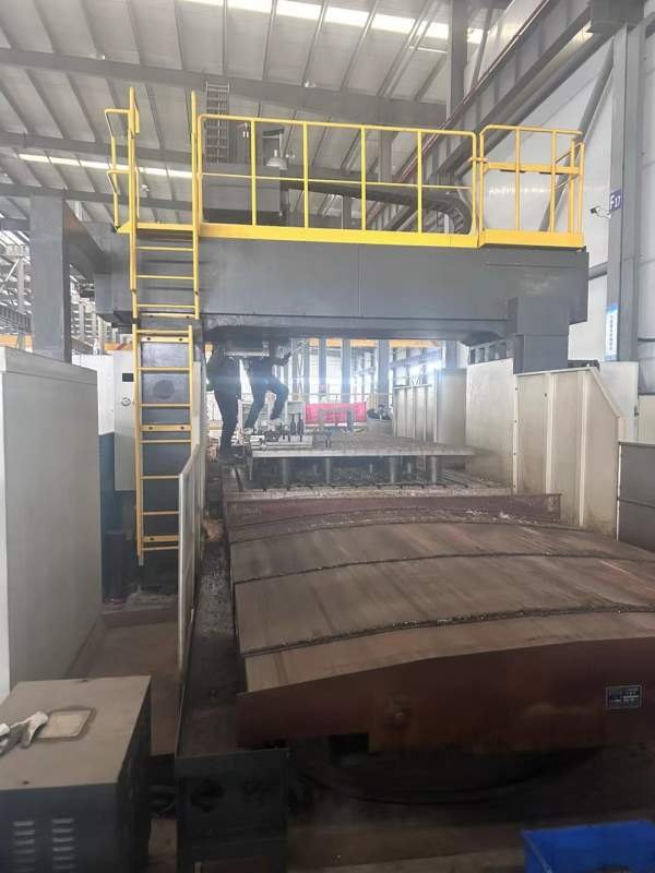 在位出售海天4028数控龙门加工中心一台、工作台4/2.5.