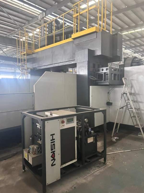 在位出售海天4028数控龙门加工中心一台、工作台4/2.5.