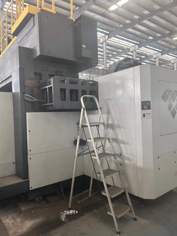 在位出售海天4028数控龙门加工中心一台、工作台4/2.5.