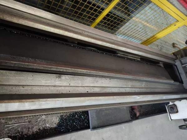 出售大连6180/3000普车一台，安装少用