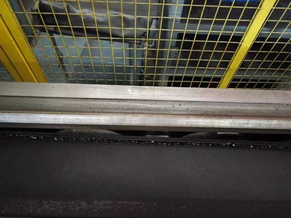 出售大连6180/3000普车一台，安装少用