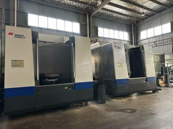 同款两台2018年纽威HM805T双工作台卧加，到T结构，发.