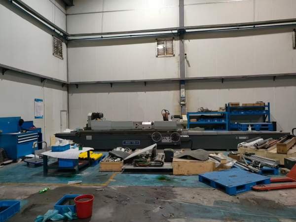 刚拿下整厂        上海机床厂1350BX3000外圆磨一台，.