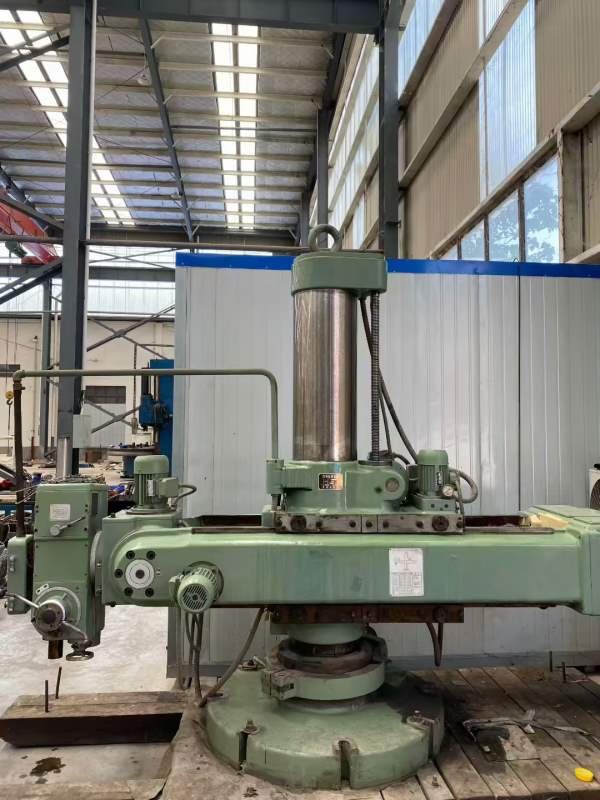 金宇61636米数控车床，中捷3140万向摇臂钻，艾克数控.