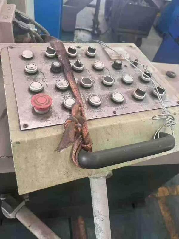 桂北7163平面磨床一台、工作台     ，2020年出厂，闲.