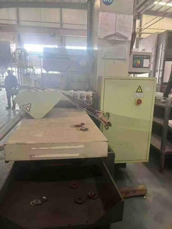 桂北7163平面磨床一台、工作台     ，2020年出厂，闲.