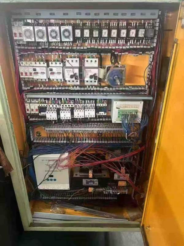 桂北7163平面磨床一台、工作台     ，2020年出厂，闲.