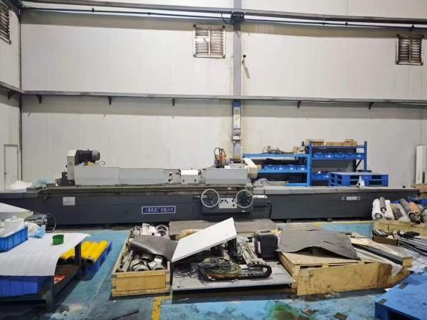 在位出售上海机床床产1350/3000外员磨床一台、设备少.