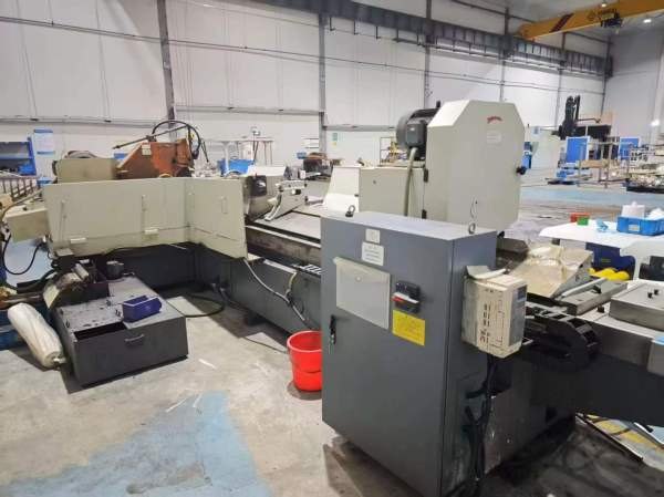 在位出售上海机床床产1350/3000外员磨床一台、设备少.