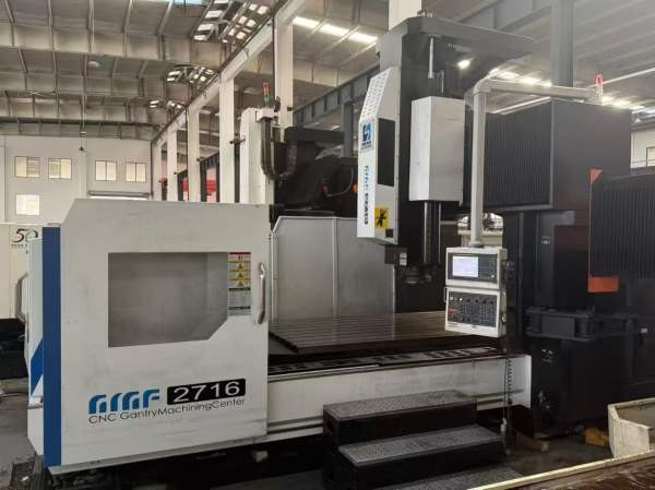2024年准新南通国盛GMF2716T龙门数控铣床一台，发那科.