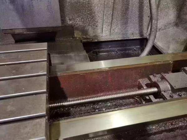 南京新贝斯特，同款4台重型1060加工中心，工作台尺寸1.