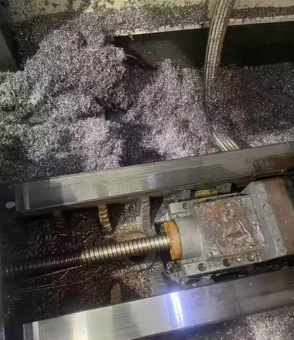 南京新贝斯特，同款4台重型1060加工中心，工作台尺寸1.