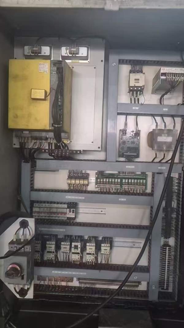 南京新贝斯特，同款4台重型1060加工中心，工作台尺寸1.