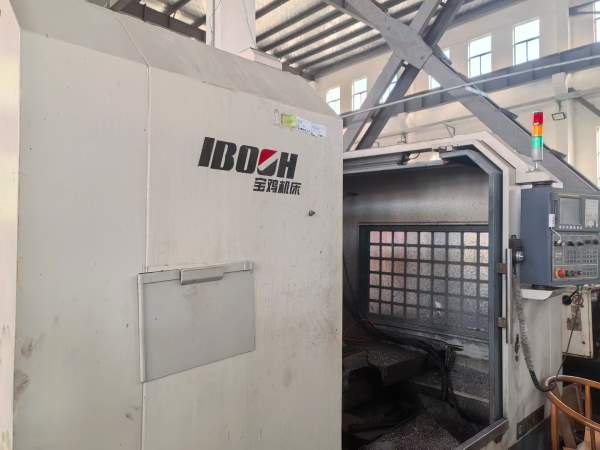 2015年重型宝鸡1060数控铣床，三硬轨，发那科系统，成.