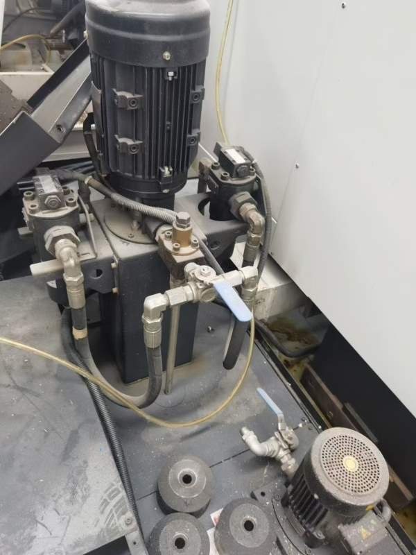 2021年海天精工VMC-1000加工中心，三菱M80系统，主轴.