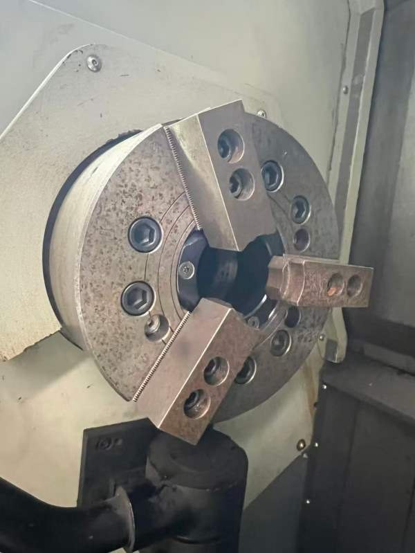 HYUNDAI KIA SKT2500MT/s主轴卡盘 10寸转速          .