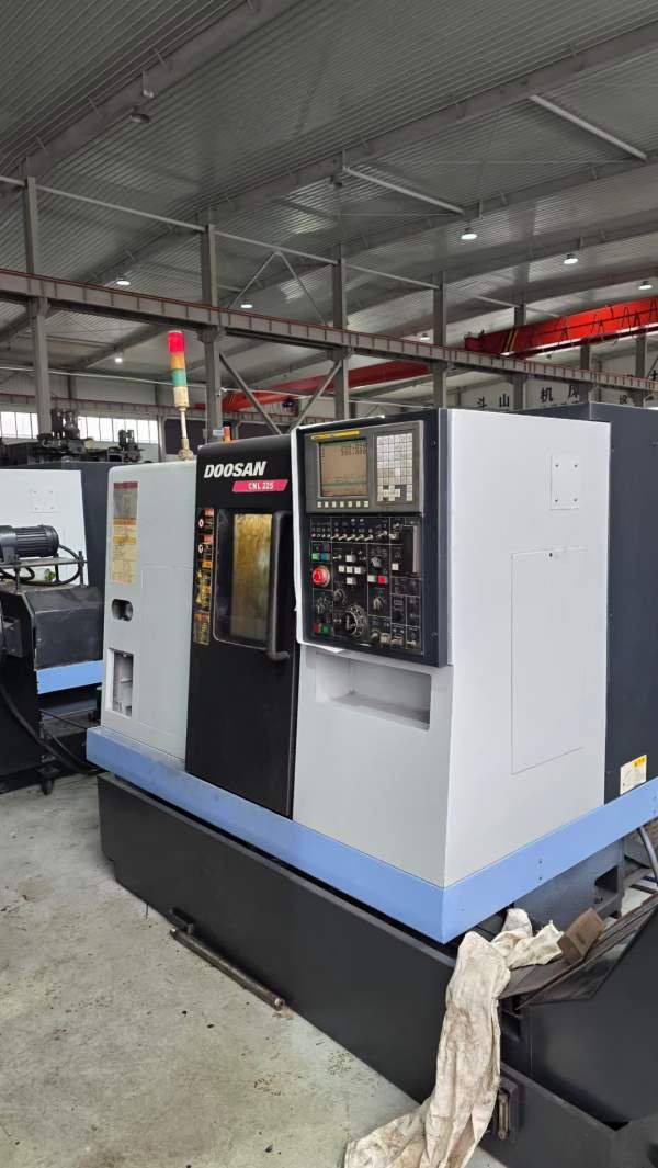 斗山CNL225，同款4台