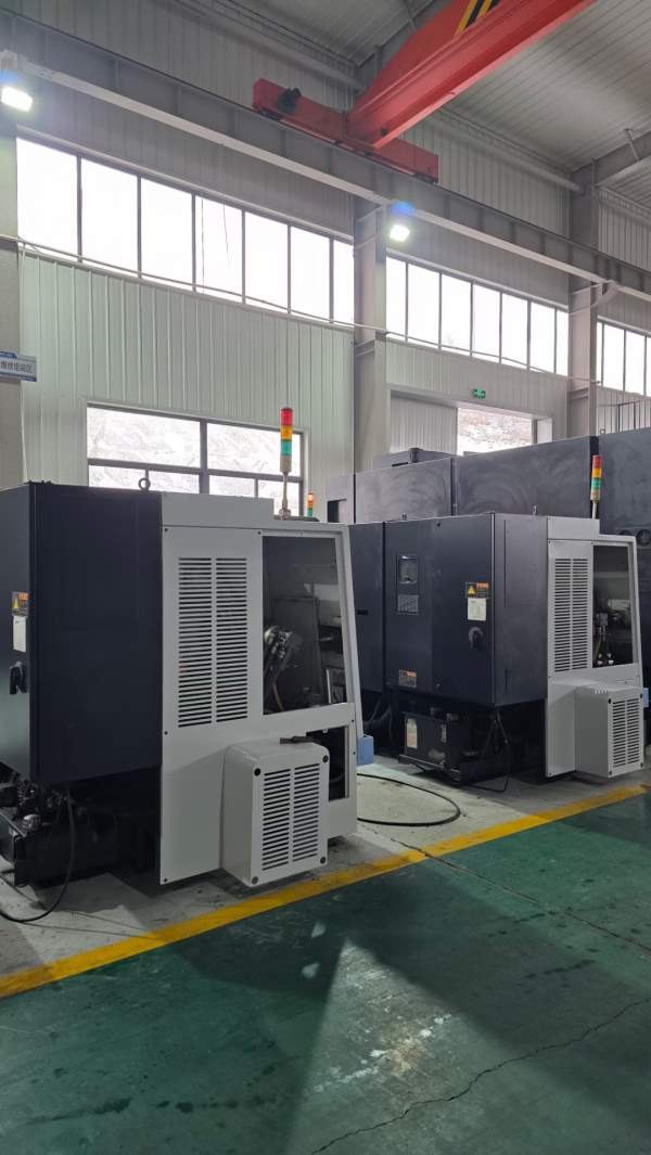 斗山CNL225，同款4台