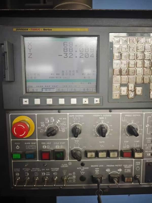 韩国斗山MYNX545加工中心. 三轴硬轨 /三轴行程1020X51.