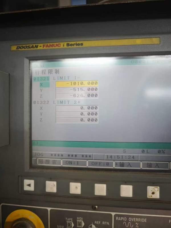 韩国斗山MYNX545加工中心. 三轴硬轨 /三轴行程1020X51.