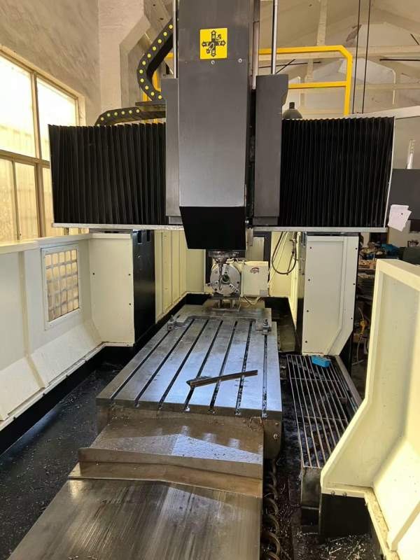 華群H-1250L数控龙门，工作台1100/2000mm，门宽1520mm.