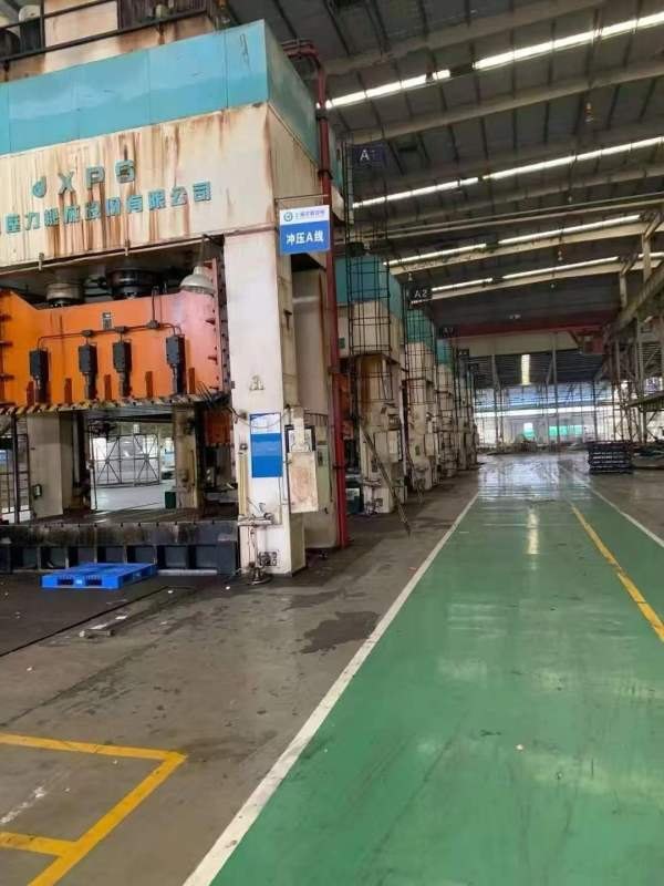 徐州产液压机一批，800吨，1500吨，1600吨。按设备自.