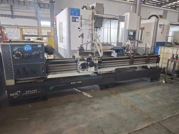 常州工厂这些设备已售现场还有多台精品设备、人在现场.