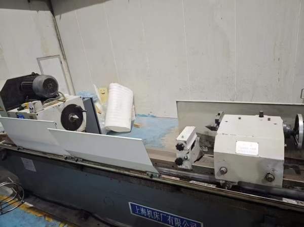 在位出售上海机床床产1350/3000外圆磨床一台、设备少.