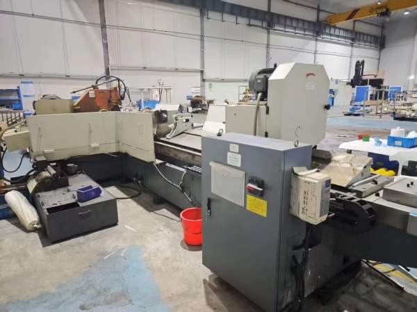 在位出售上海机床床产1350/3000外圆磨床一台、设备少.