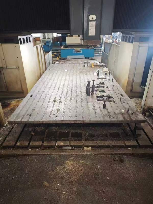 在位出售海天4028数控龙门加工中心发那科MF系统,工作.