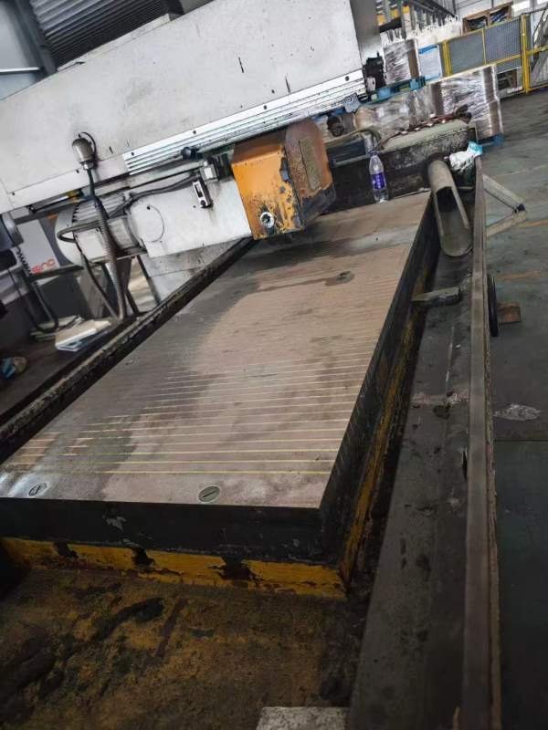 桂北7163平面磨床一台、吸盘尺寸1600/650,安装少用、