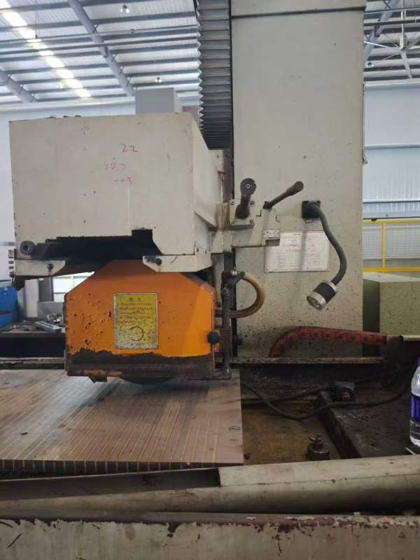 桂北7163平面磨床一台、吸盘尺寸1600/650,安装少用、