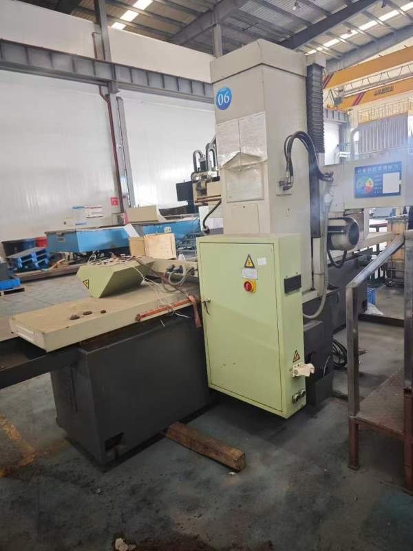 桂北7163平面磨床一台、吸盘尺寸1600/650,安装少用、