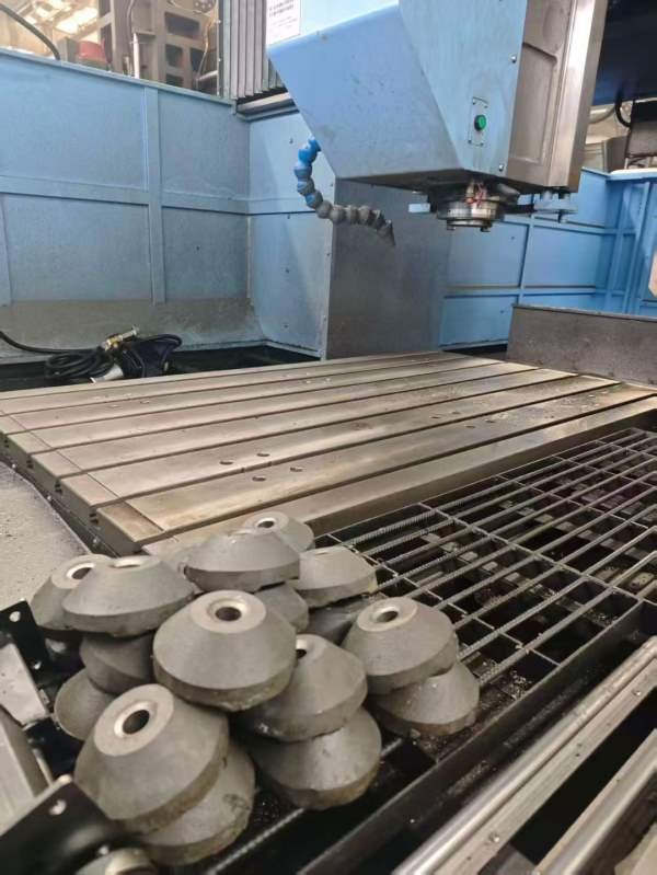 斯可源9成新2015龙门一台，2024年，两线一硬轨道，发.