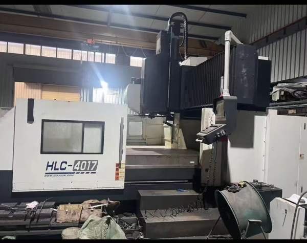 准新机:2022年智班4017龙门加工中心，BT50主轴，台面4.
