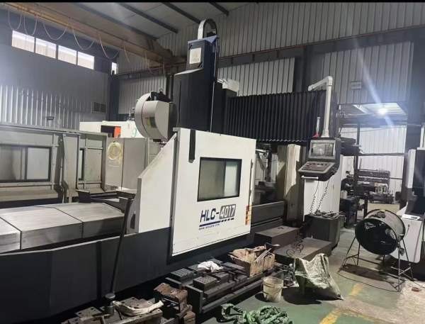 准新机:2022年智班4017龙门加工中心，BT50主轴，台面4.