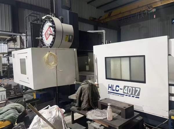 准新机:2022年智班4017龙门加工中心，BT50主轴，台面4.