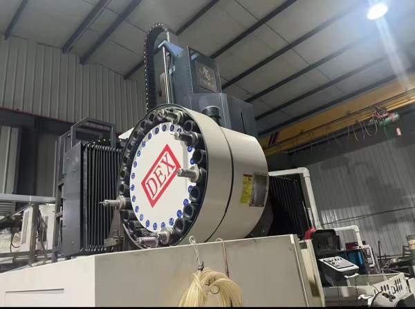 准新机:2022年智班4017龙门加工中心，BT50主轴，台面4.