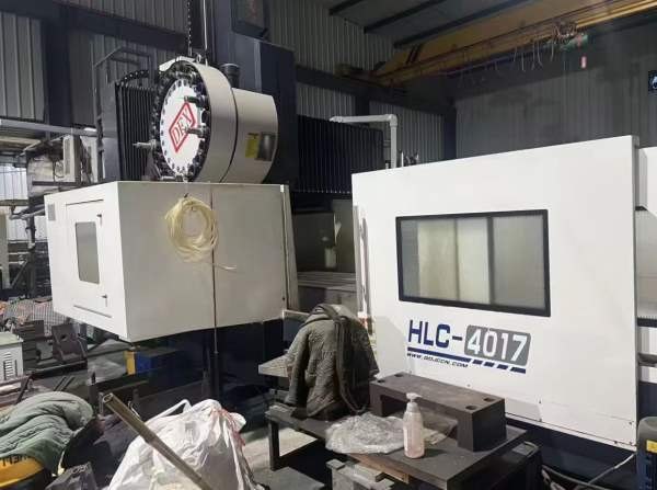 准新机:2022年智班4017龙门加工中心，BT50主轴，台面4.
