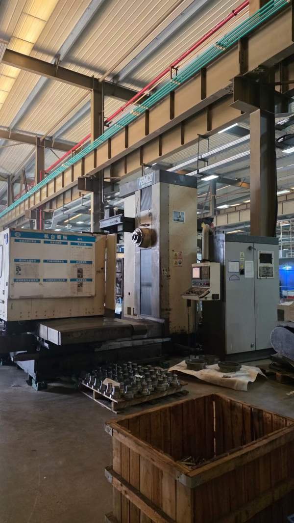 台湾远东数控镗铣床BMC-110R1主轴110-BT50齿轮箱工作.