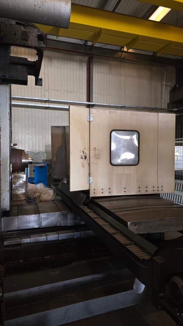 台湾远东数控镗铣床BMC-110R1主轴110-BT50齿轮箱工作.