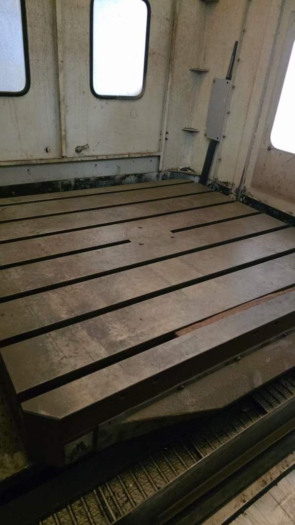 台湾远东数控镗铣床BMC-110R1主轴110-BT50齿轮箱工作.