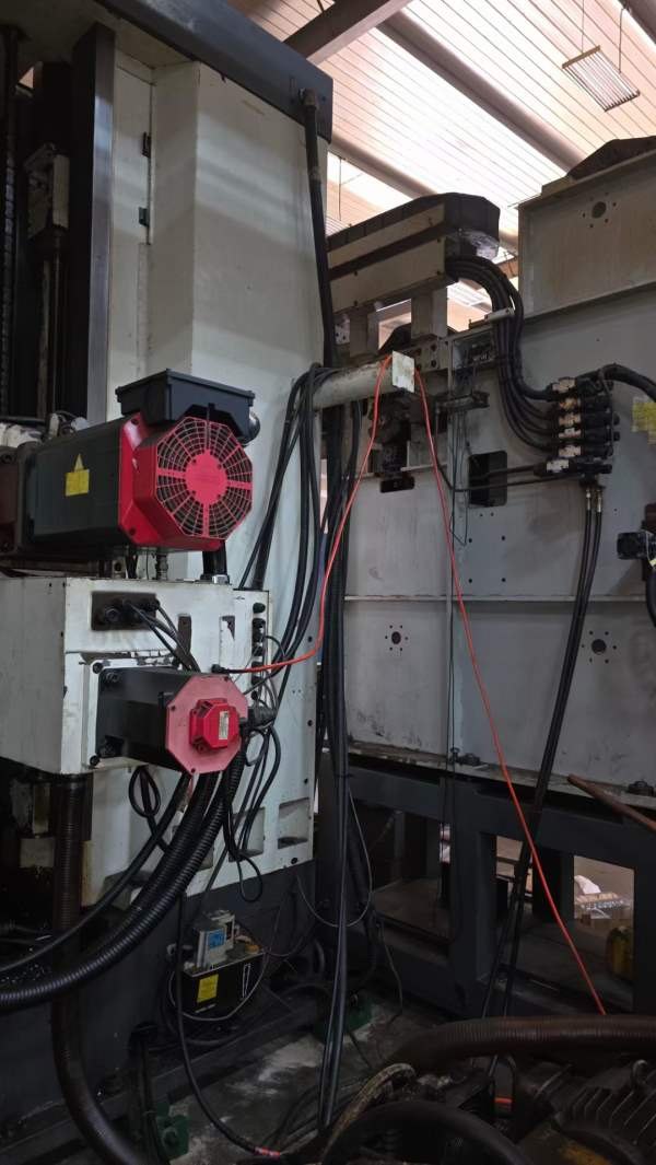 台湾远东数控镗铣床BMC-110R1主轴110-BT50齿轮箱工作.