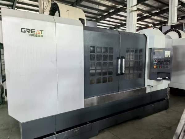 2016年其锐达1580立式加工中心，三轴硬轨，导轨雪亮，.