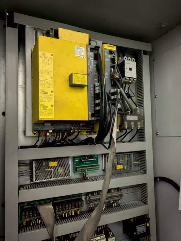 2016年其锐达1580立式加工中心，三轴硬轨，导轨雪亮，.