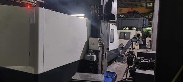 2017年台湾高明龙门机型：KCM-2000SV-P三轴硬轨法兰克.